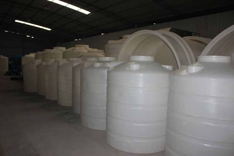 PE儲(chǔ)罐運(yùn)輸注意事項(xiàng) PE儲(chǔ)罐運(yùn)輸注意事項(xiàng)